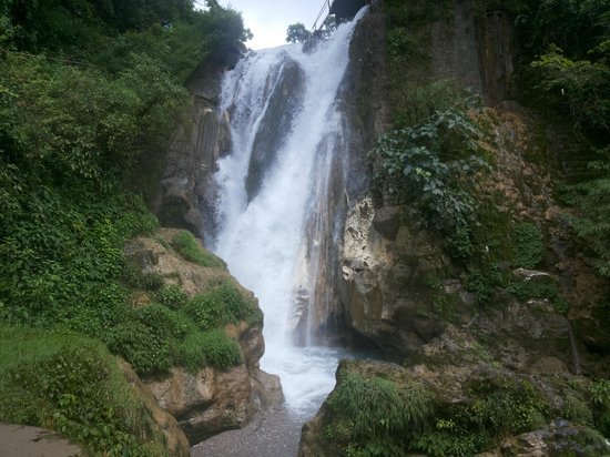 Bhatta Falls mussoorie